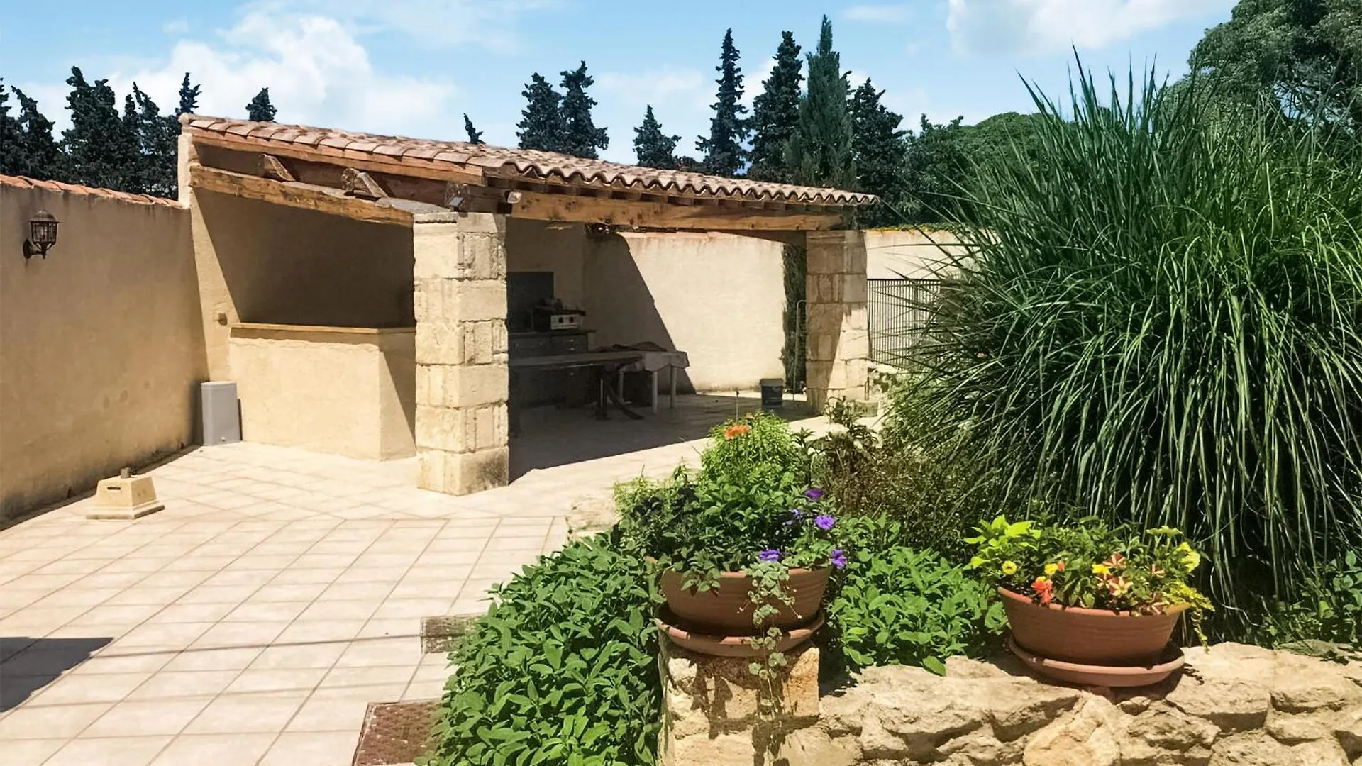 Amazing Home In Saint-Remy-De-Provence With Wifi 0*,  France